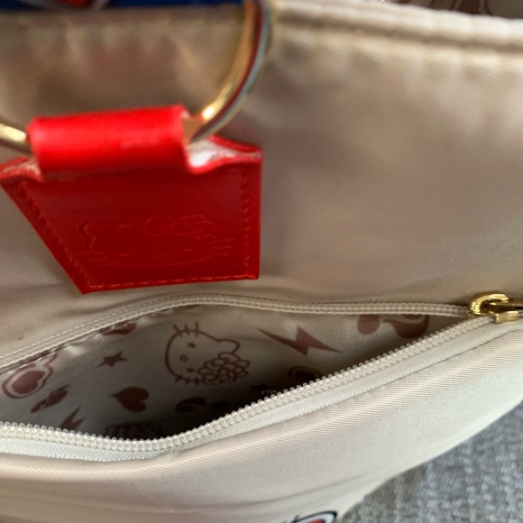 Hello Kitty Tote - Picture 8 of 9